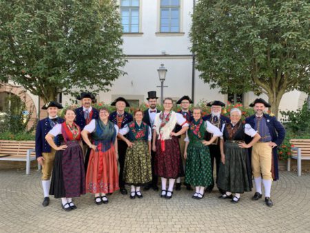 Foto O.Brust, Archiv Heimatverein: Auftritt bei der Willkommenstour des Landkreises Schweinfurt am 19.09.2020